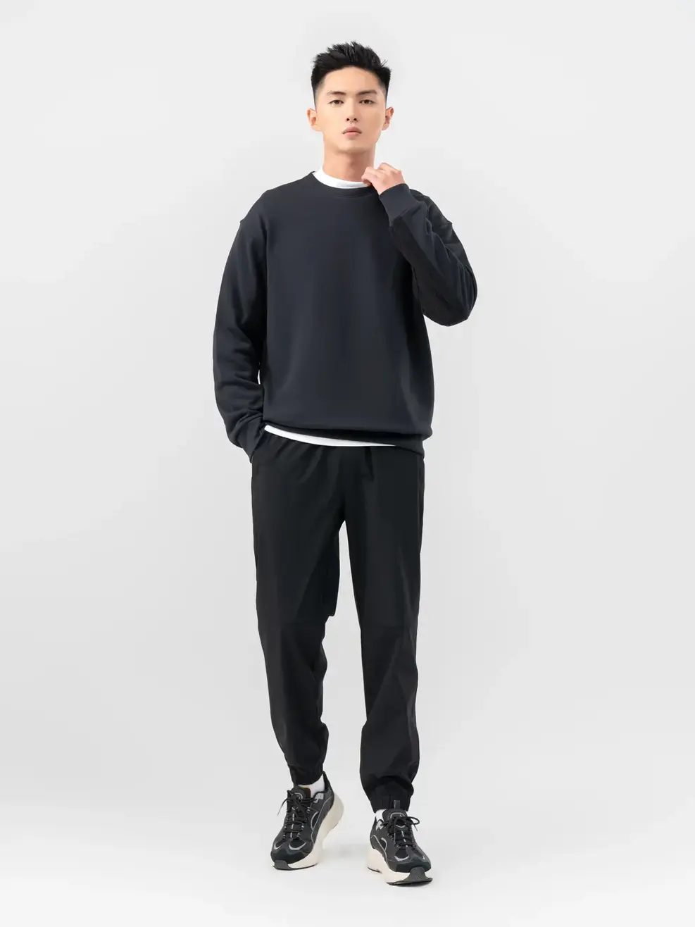 Áo Thun Đông Nam Cắt Phối Nhung - Đen - M