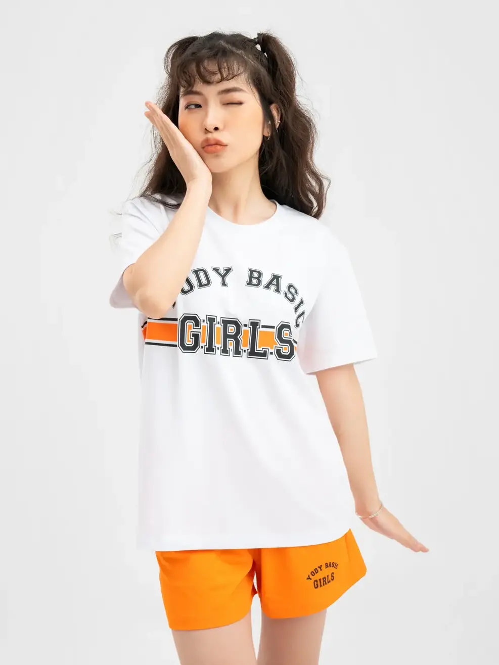 Đồ Bộ Nữ Dáng Rộng In Phối Ngực Bột Ngô - Trắng cam - S