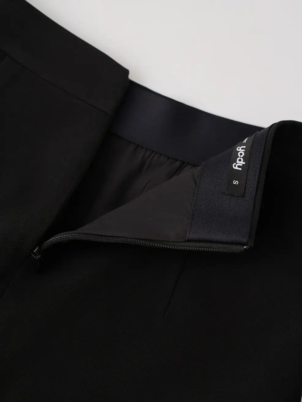 Chân Váy A Line Mini Essential - Đen 001 - S