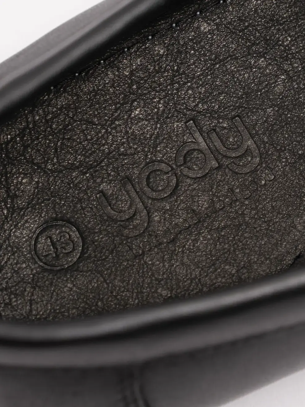 Giày Nam Moccasin Đục Lỗ Da Nappa - Đen - 39