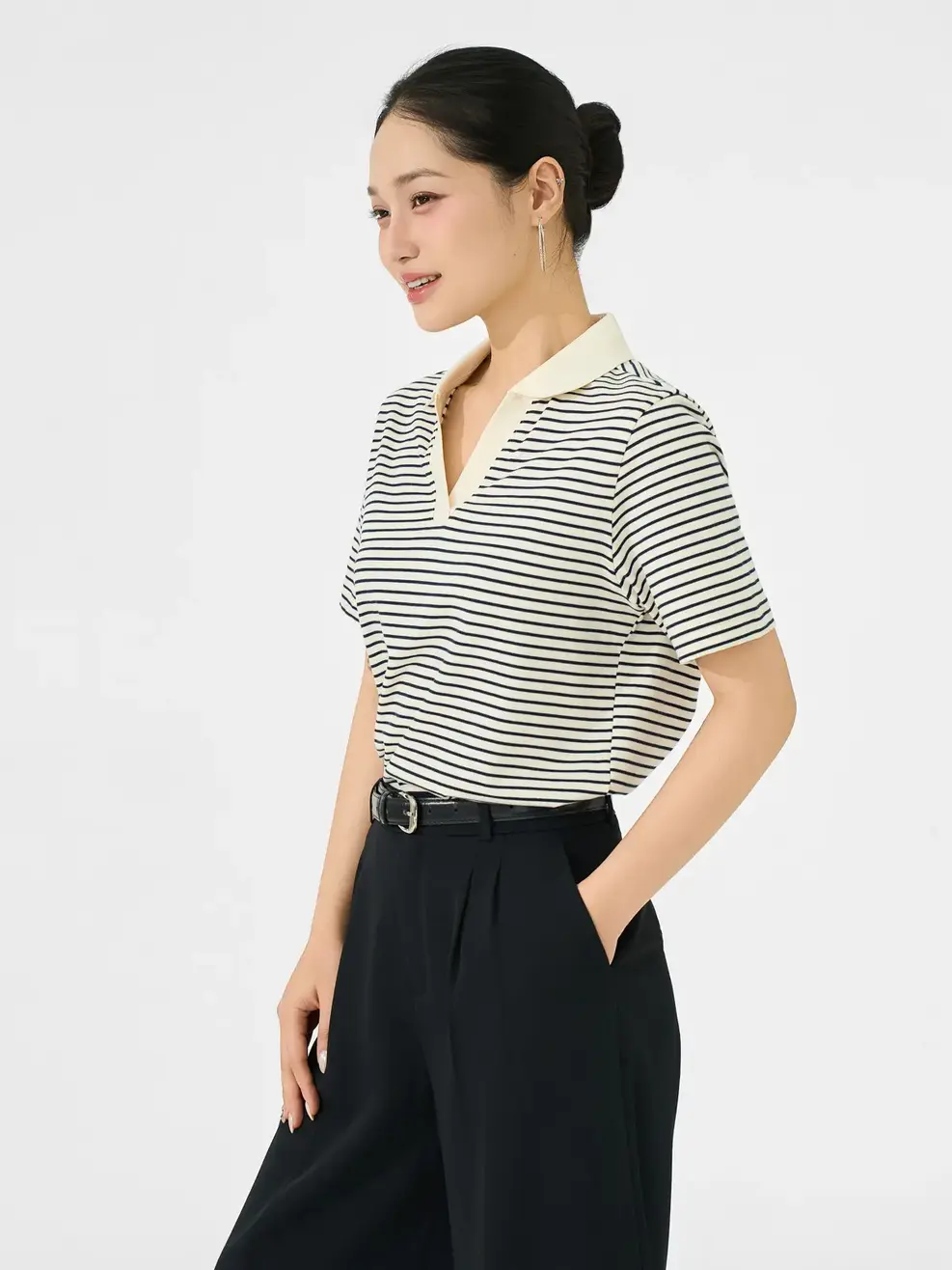 Áo Polo Kẻ Dáng Suông Cổ V - BE KẺ NAVY - S