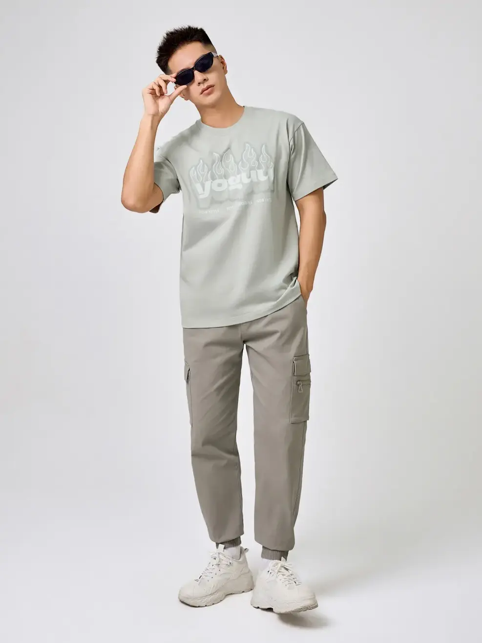 T-shirt Yoguu Logo Trước Ngực - Ghi nhạt - 0