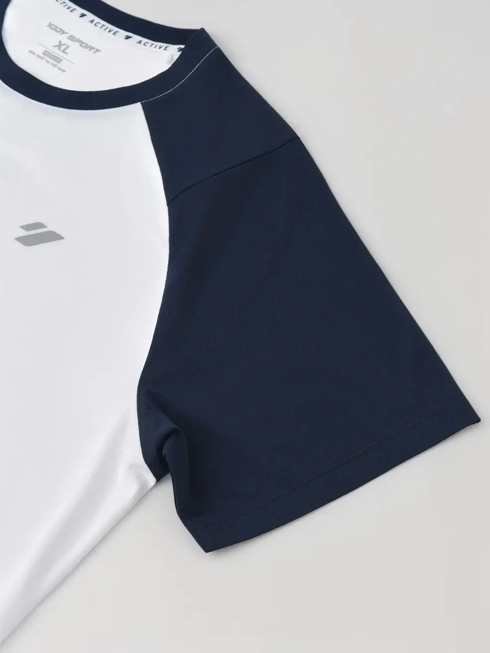 Áo Phông Thể Thao Tay Raglan Phối Màu - White 004 - M