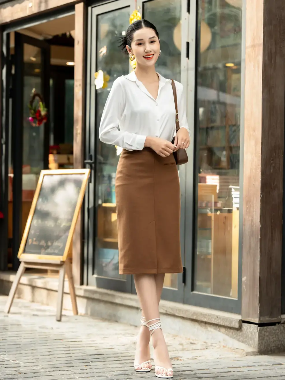 Áo Sơ Mi Tay Dài Nữ Suông Cúc Bọc - Trắng - S