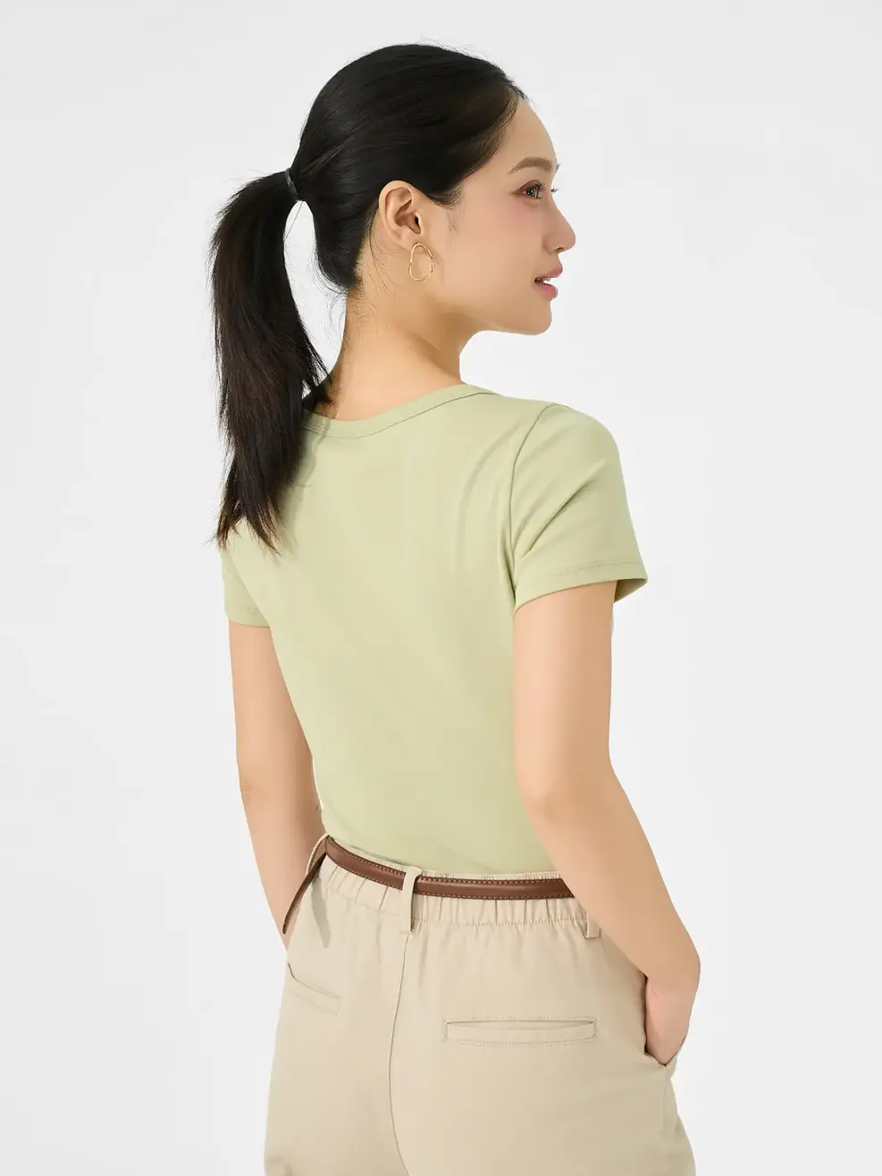 Áo Phông Nữ Slim Fit Cổ Rộng -  Xanh Lá 151 - S