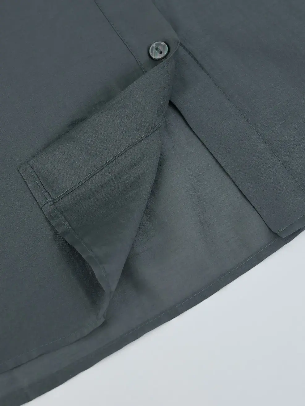 Sơ Mi Dài Tay Nữ  Độn Vai Cổ Nhọn Cá Tính - Ghi Đậm - S