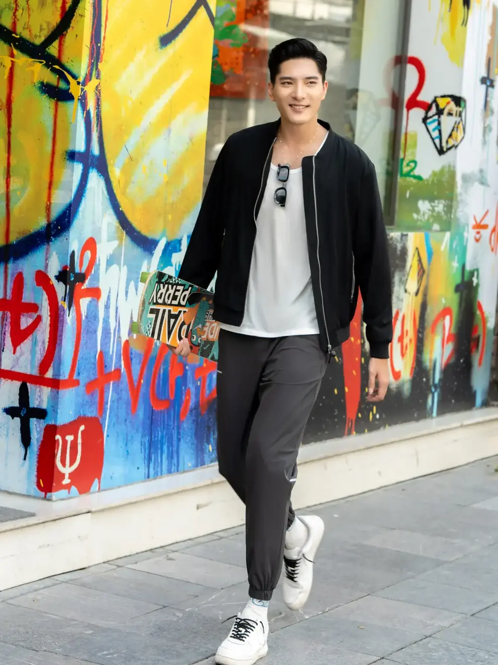 QUẦN THỂ THAO NAM GIÓ IN SỌC PHẢN QUANG - Ghi Đậm - XL