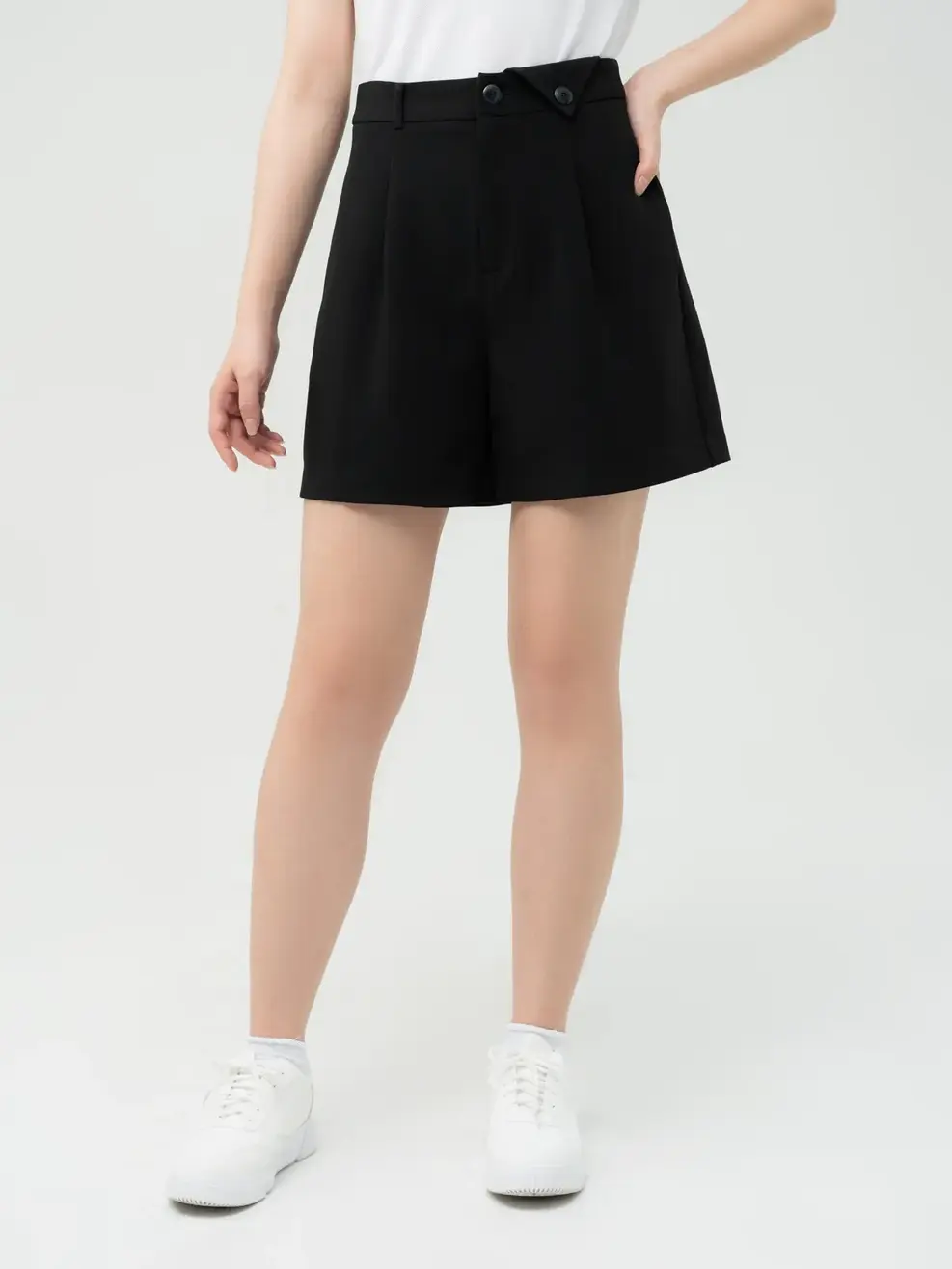 Quần Short Nữ Nắp Túi Cạp - Đen - S