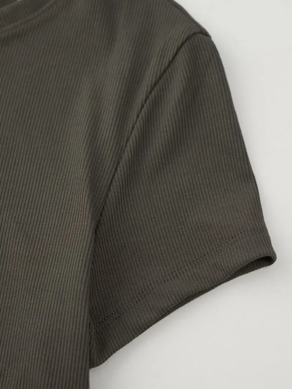 T-shirt Nữ Slimfit Thun Rib Tăm Nhỏ - Rêu - S