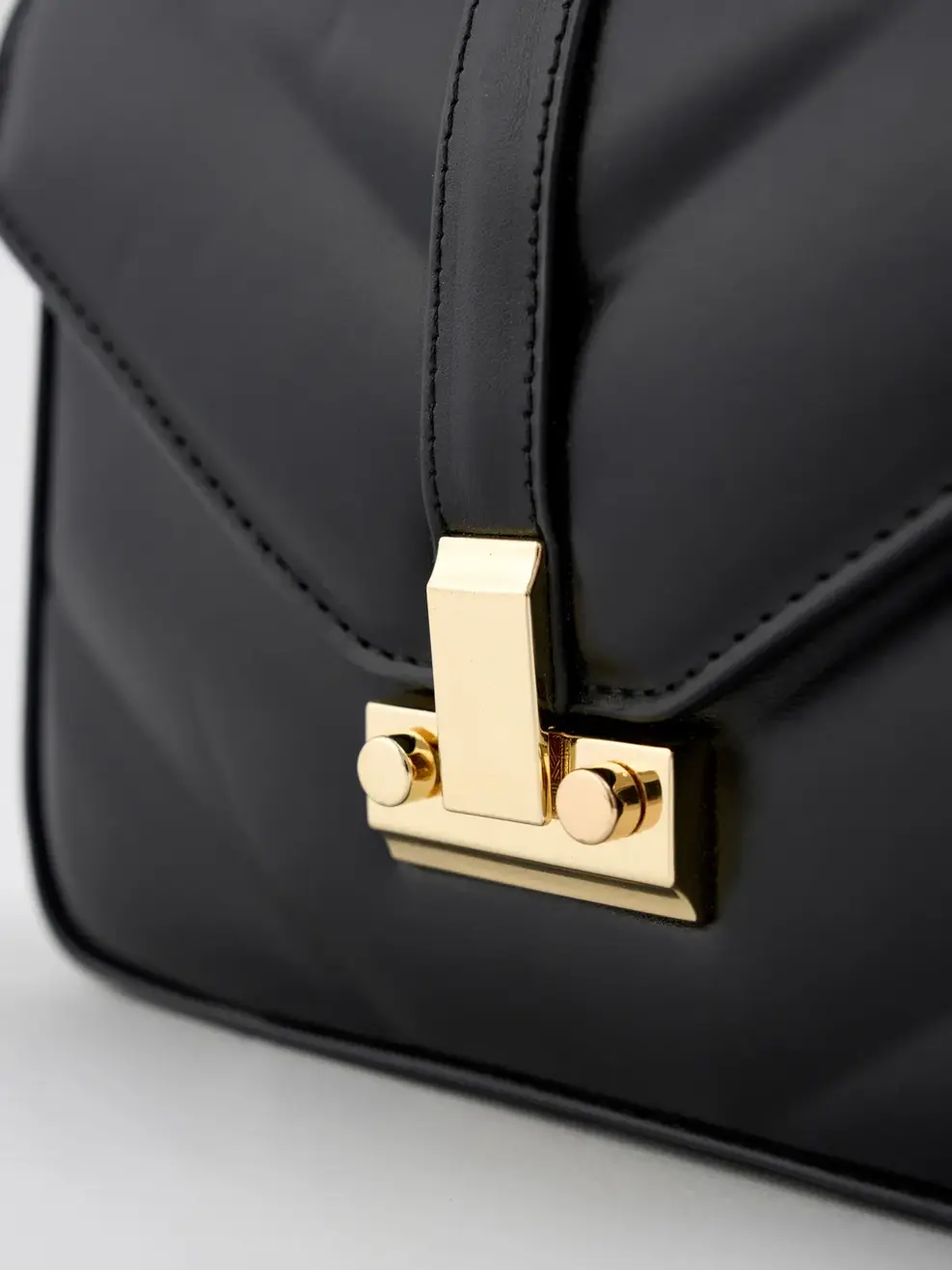 Túi Đeo Nữ Quai Xích - Đen - XXX