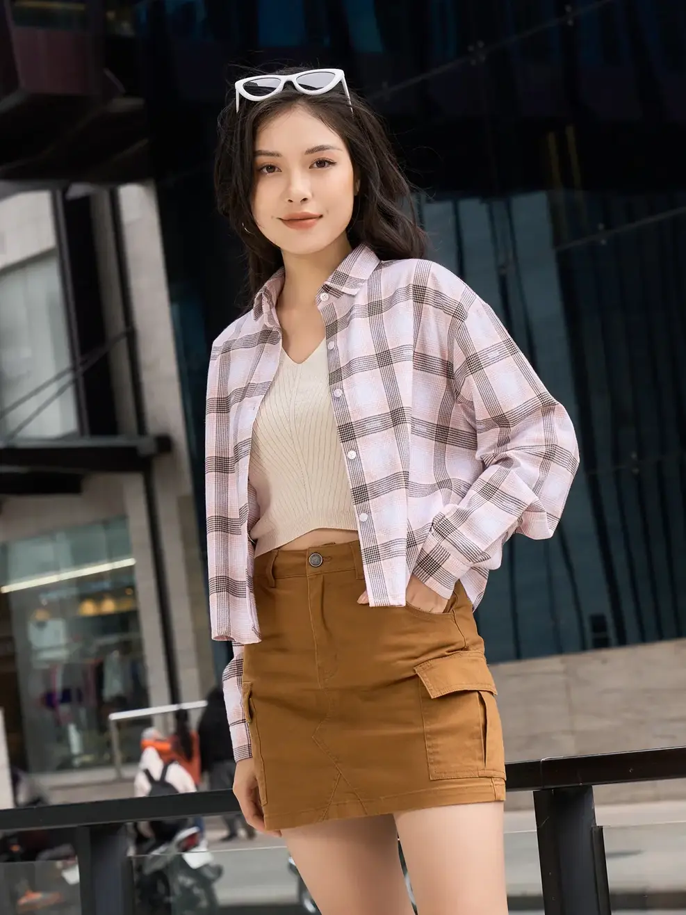 Áo sơ mi dài tay nữ cafe kẻ dáng rộng - Hồng