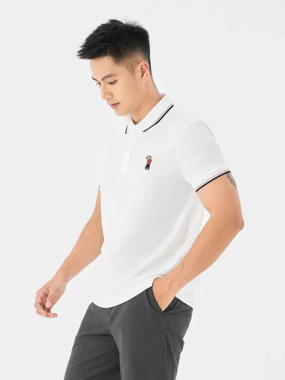 Polo Nam Cafe Dệt Tổ Ong Thêu Gấu - Trắng - M