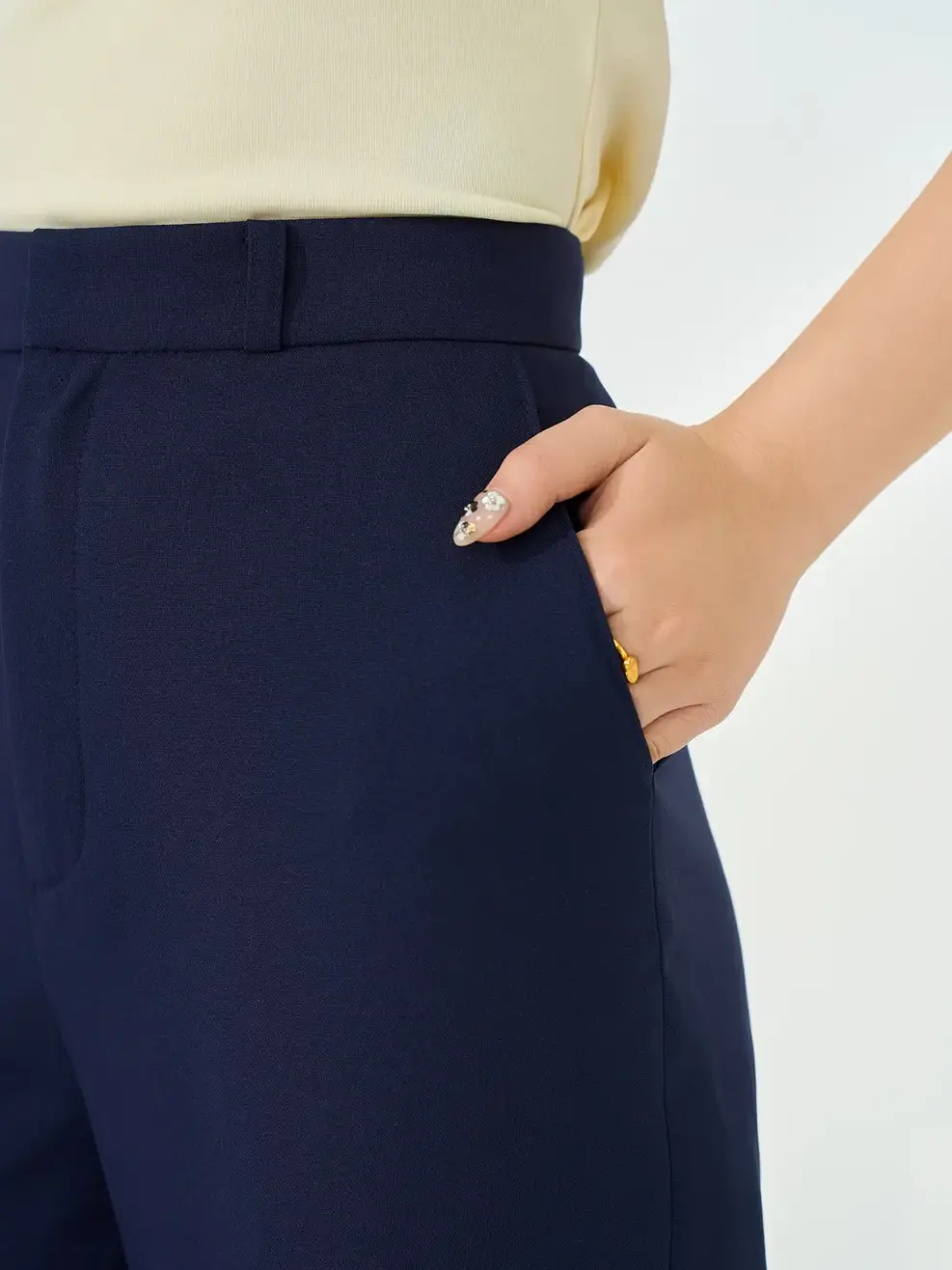 Quần Straight essential  - Tím Than 138 - S