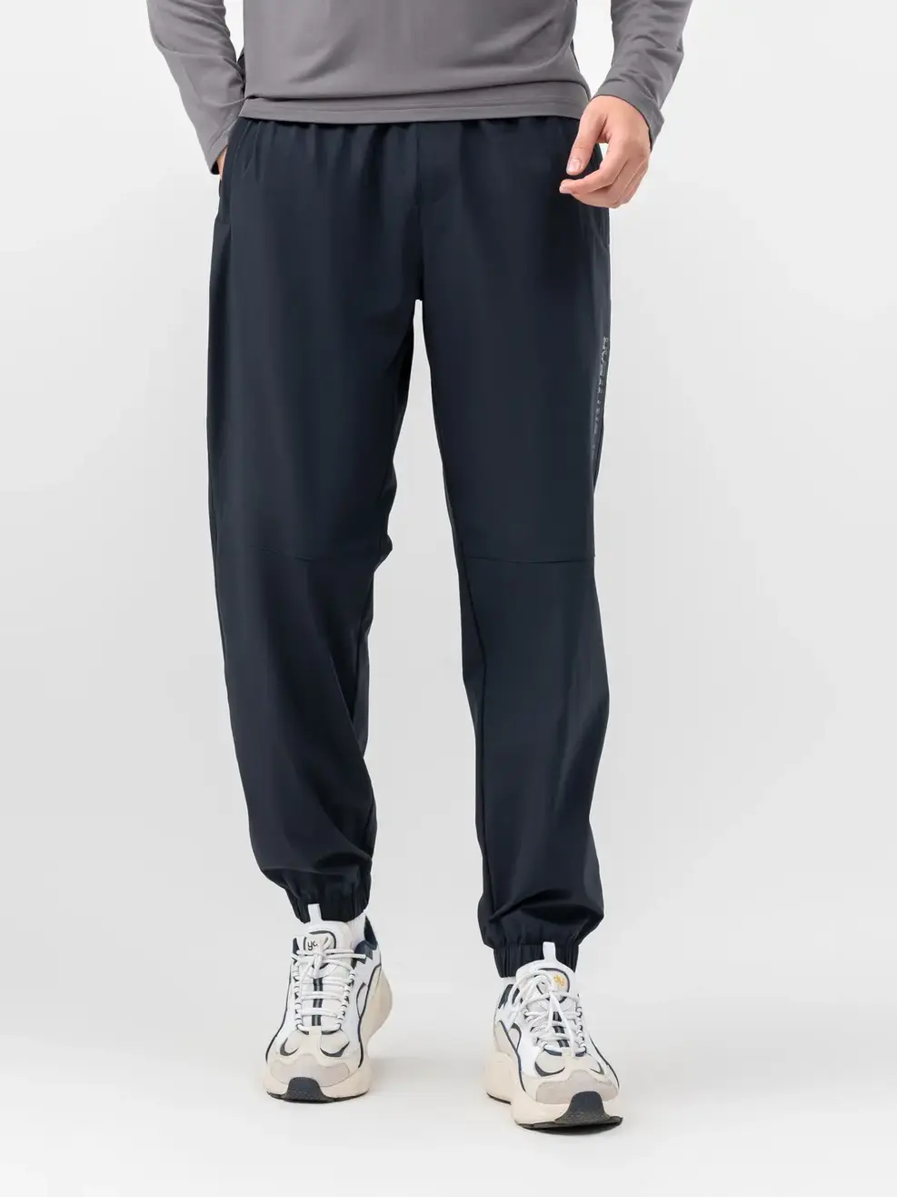 Quần Gió Thể Thao Nam In Running - Navy Đậm - M