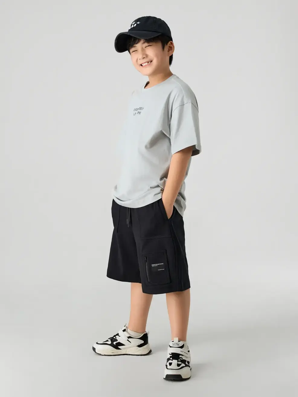 Quần Sooc Bé Trai Túi Ốp Ngang Đùi - Đen - 10-11