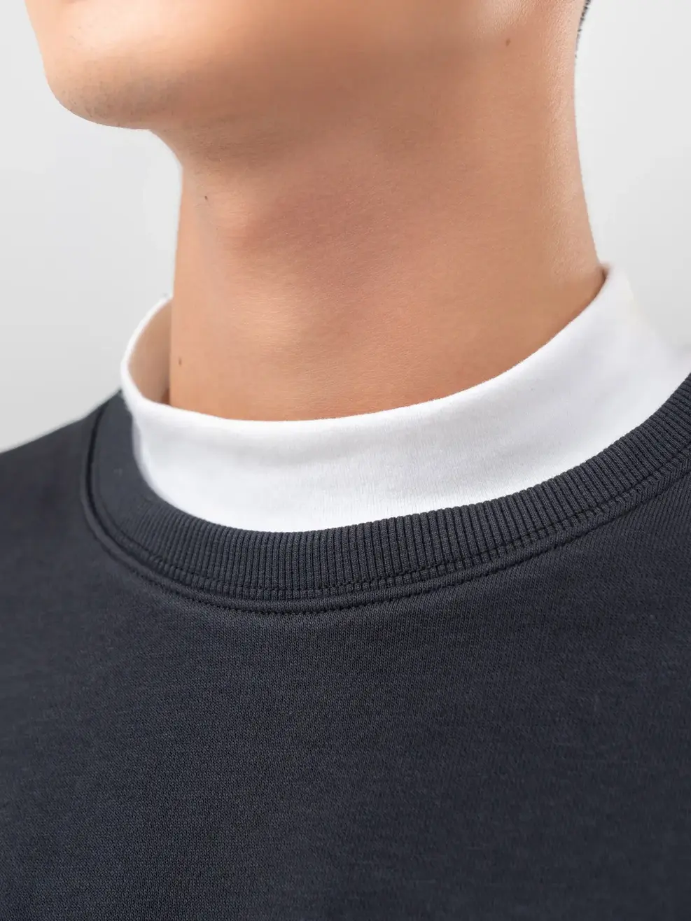 Áo Thun Đông Nam Cắt Phối Nhung - Đen - M