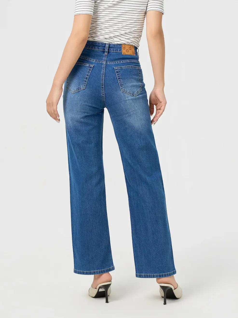 Quần Jeans Nữ Straight Essential - Màu chàm 002 - 26