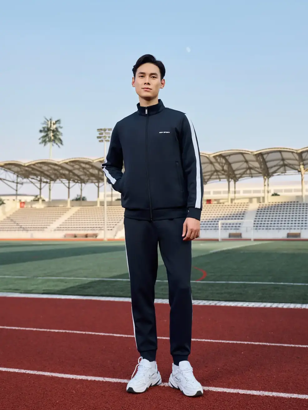 Bộ đồ thể thao nam nỉ phối sọc - Đen - M