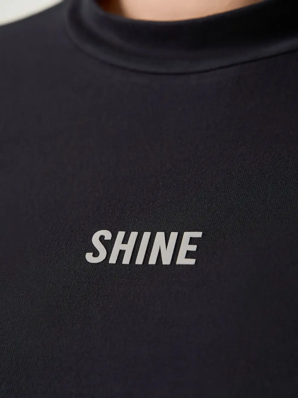 Áo Phông Dài Tay Cao Cổ - Đen 006 - 140