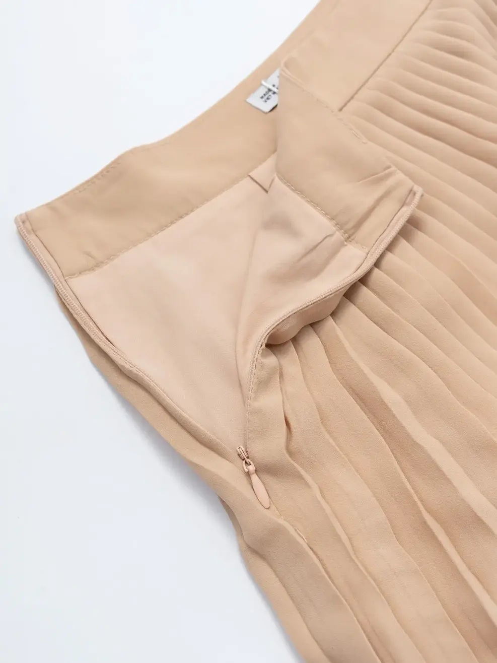 Chân dập ly - Be - L