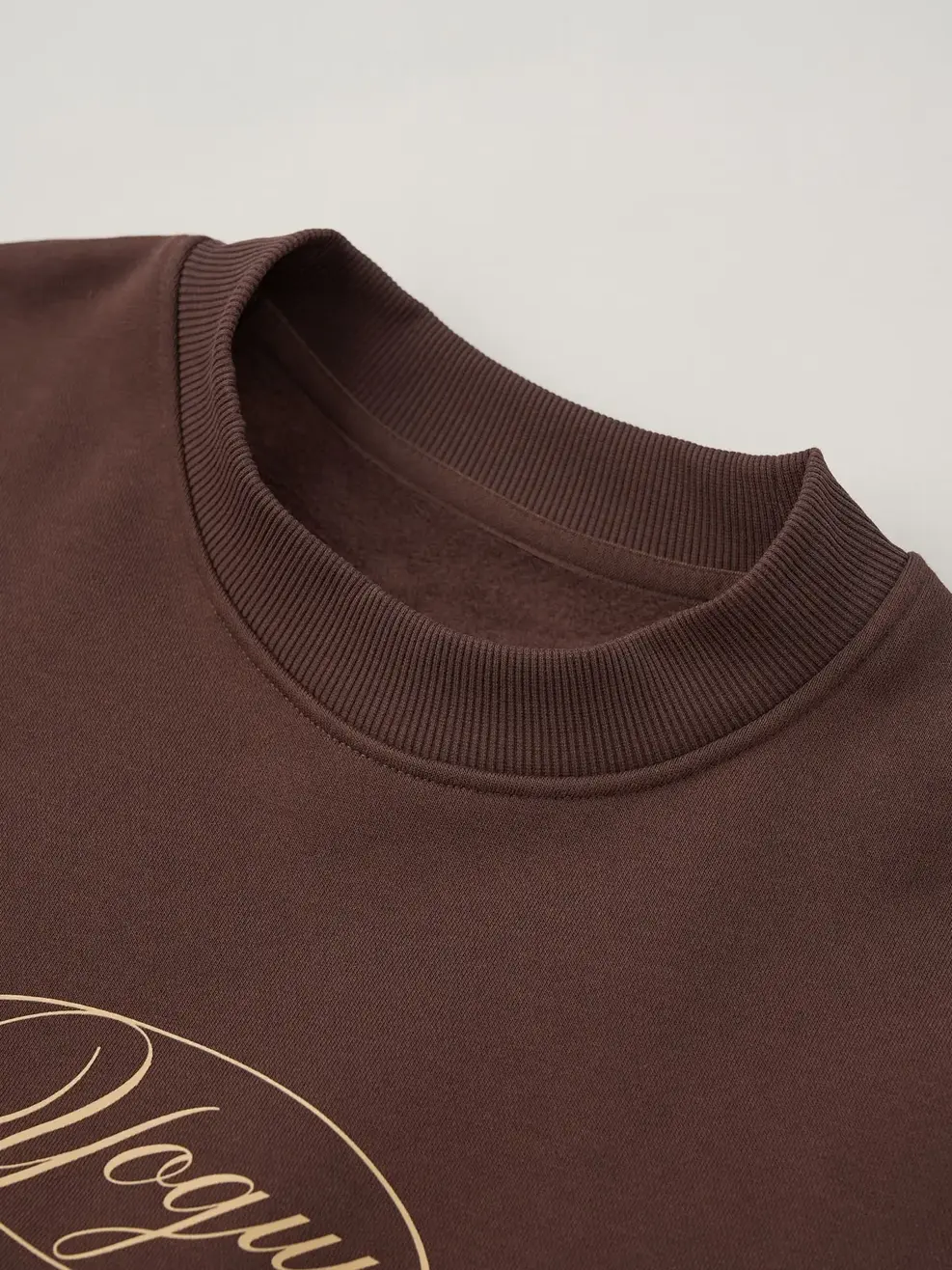 Áo Yoguu Sweater In Chữ - Nâu - 1