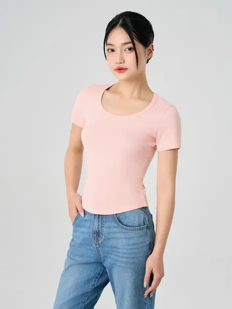 Áo Phông Cổ Viền Rộng