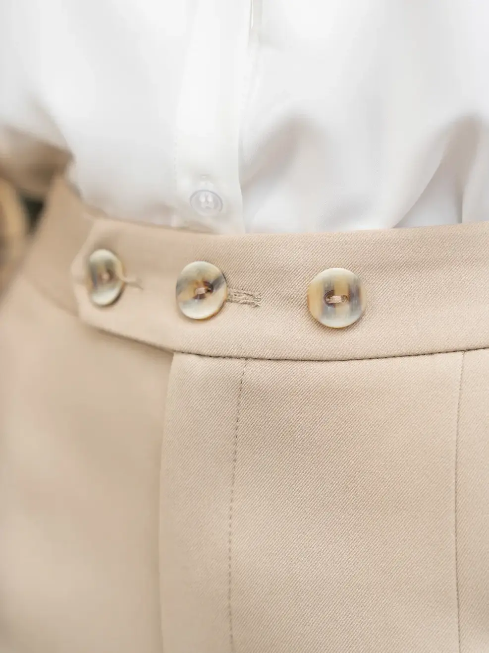 Quần âu nữ côn ống 3 cúc - Be - S