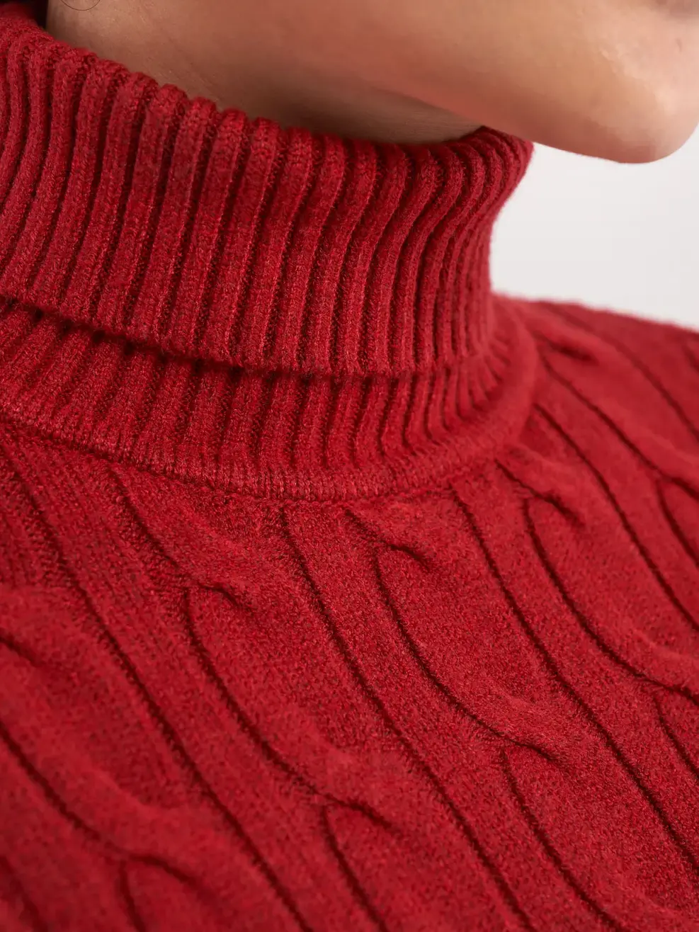 Áo len vặn thừng cổ lọ - Đỏ đô - L
