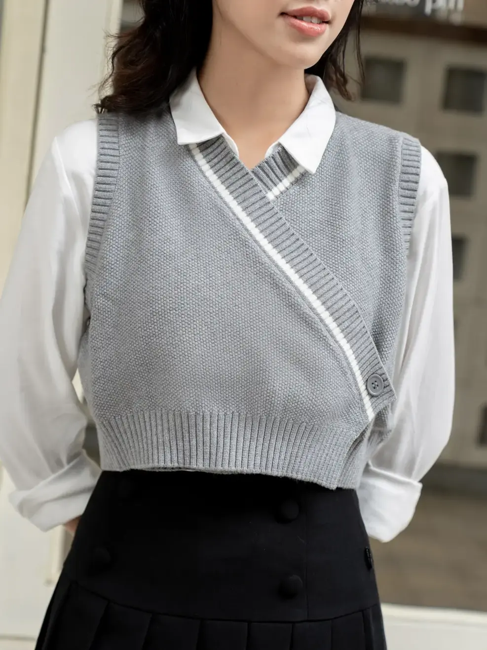Áo len phối lé cúc sườn - Ghi - S