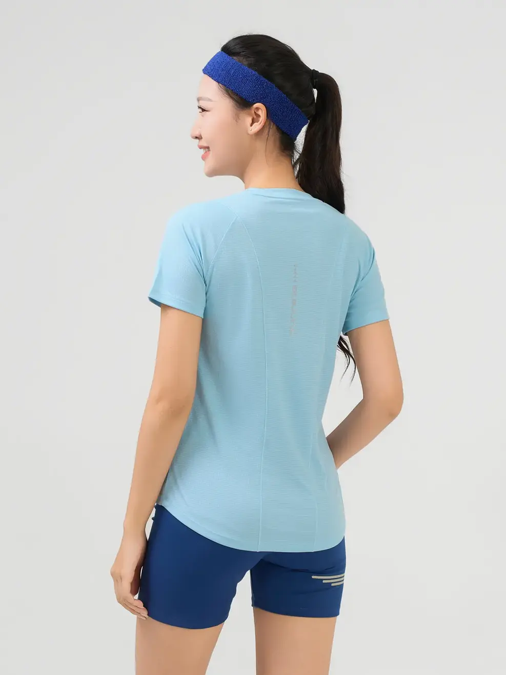 Áo Phông Thể Thao Siêu Nhẹ Đuôi Tôm - xanh trời 008 - S