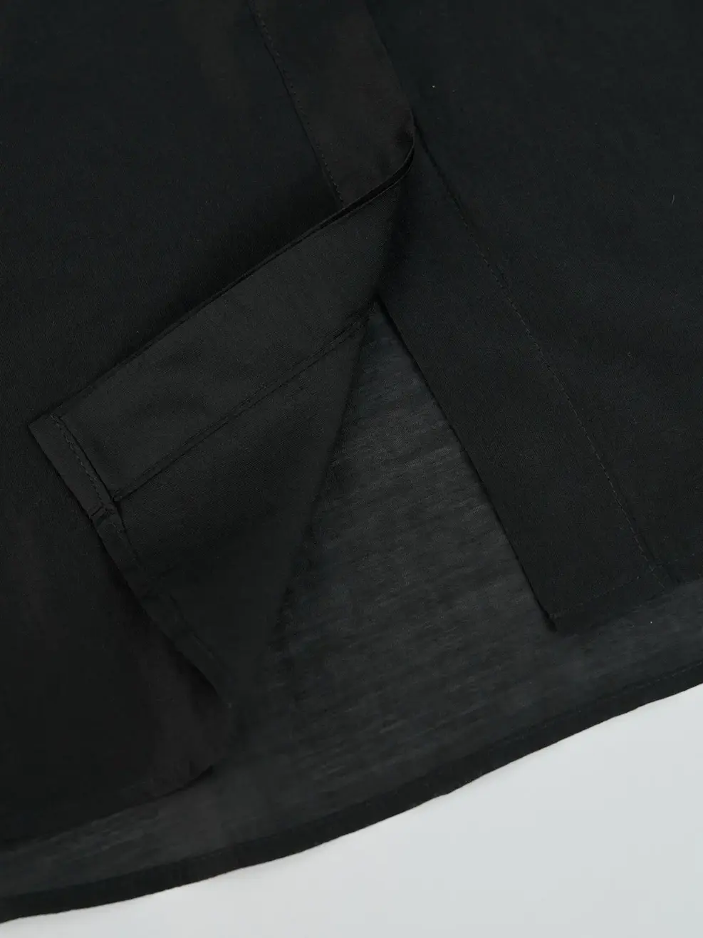 Sơ Mi Dài Tay Nữ Dấu Nẹp Vai Chờm Măng Séc Bản To - Đen - M