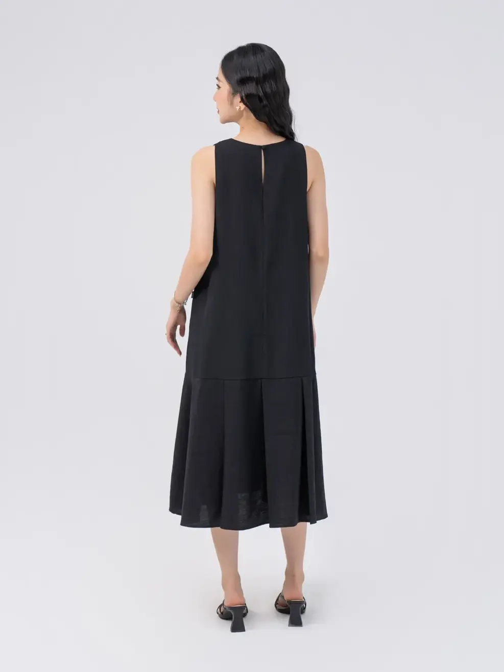 Váy Dáng A Xếp Ly Sát Nách - Đen - S