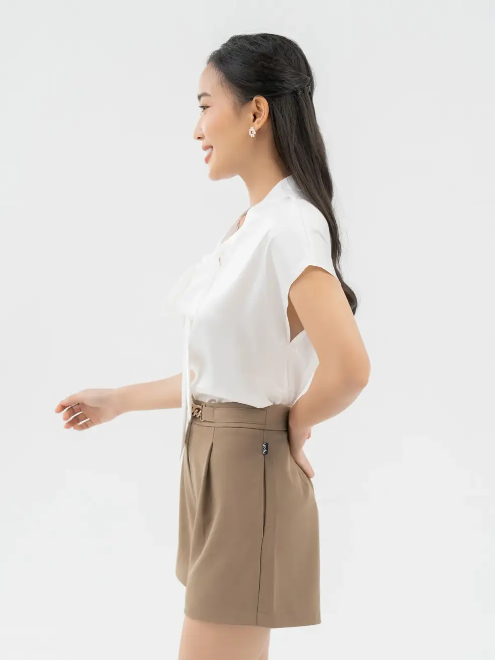 Sơ Mi Cộc Tay Nữ Vai Chờm Nơ Cổ - Trắng - S