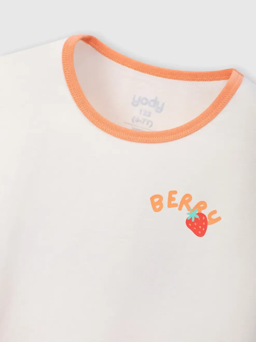 Bộ Đồ bé gái quả dâu -  Cam 060 - 110