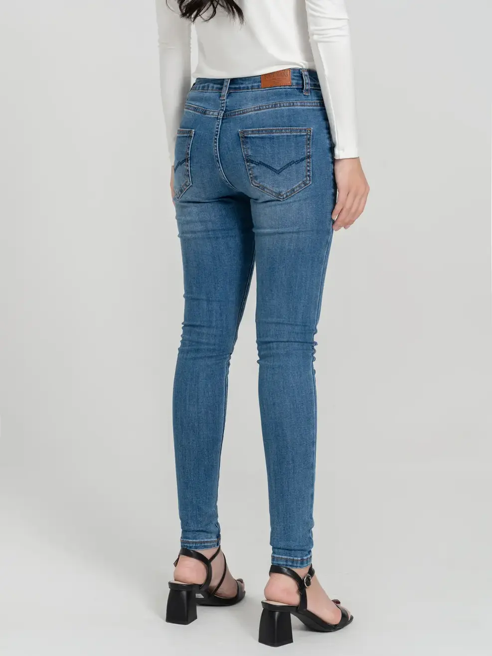 Quần jeans nữ coolamax skinny thêu túi sau - Xanh sáng - 25