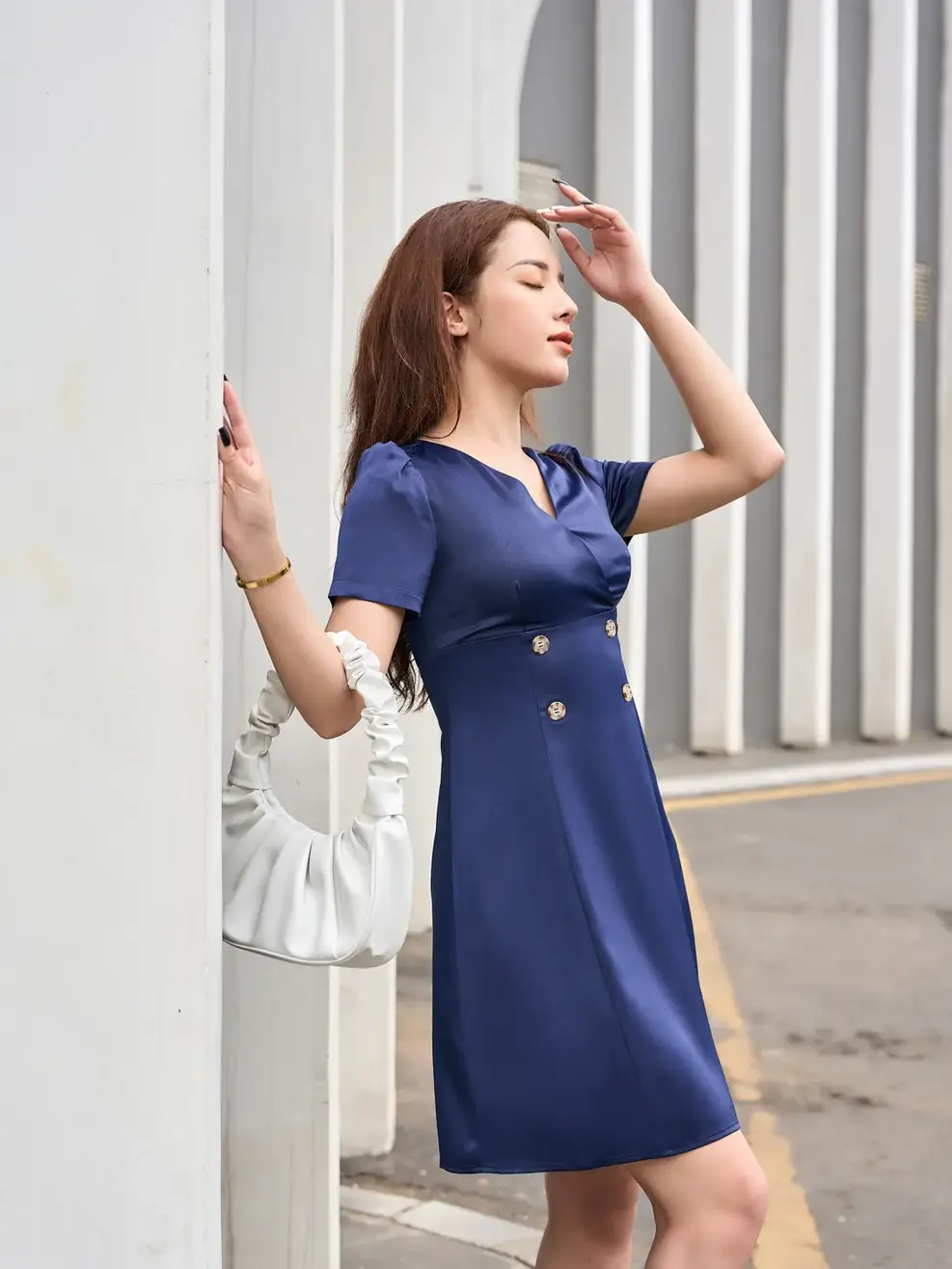 Váy lụa cổ V - Tím than - M
