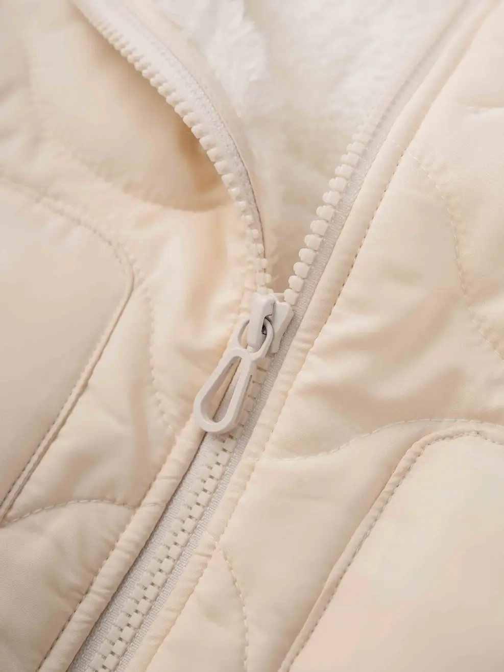 Áo Phao Gile Kid Cổ Dựng Chần Sóng Ngang - Be 170 - 110