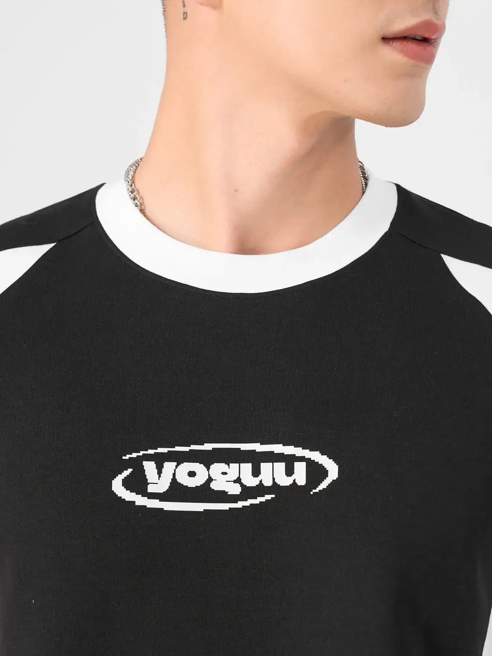 Áo T-shirt Yoguu Pha Phối In Tràn - Đen - 1