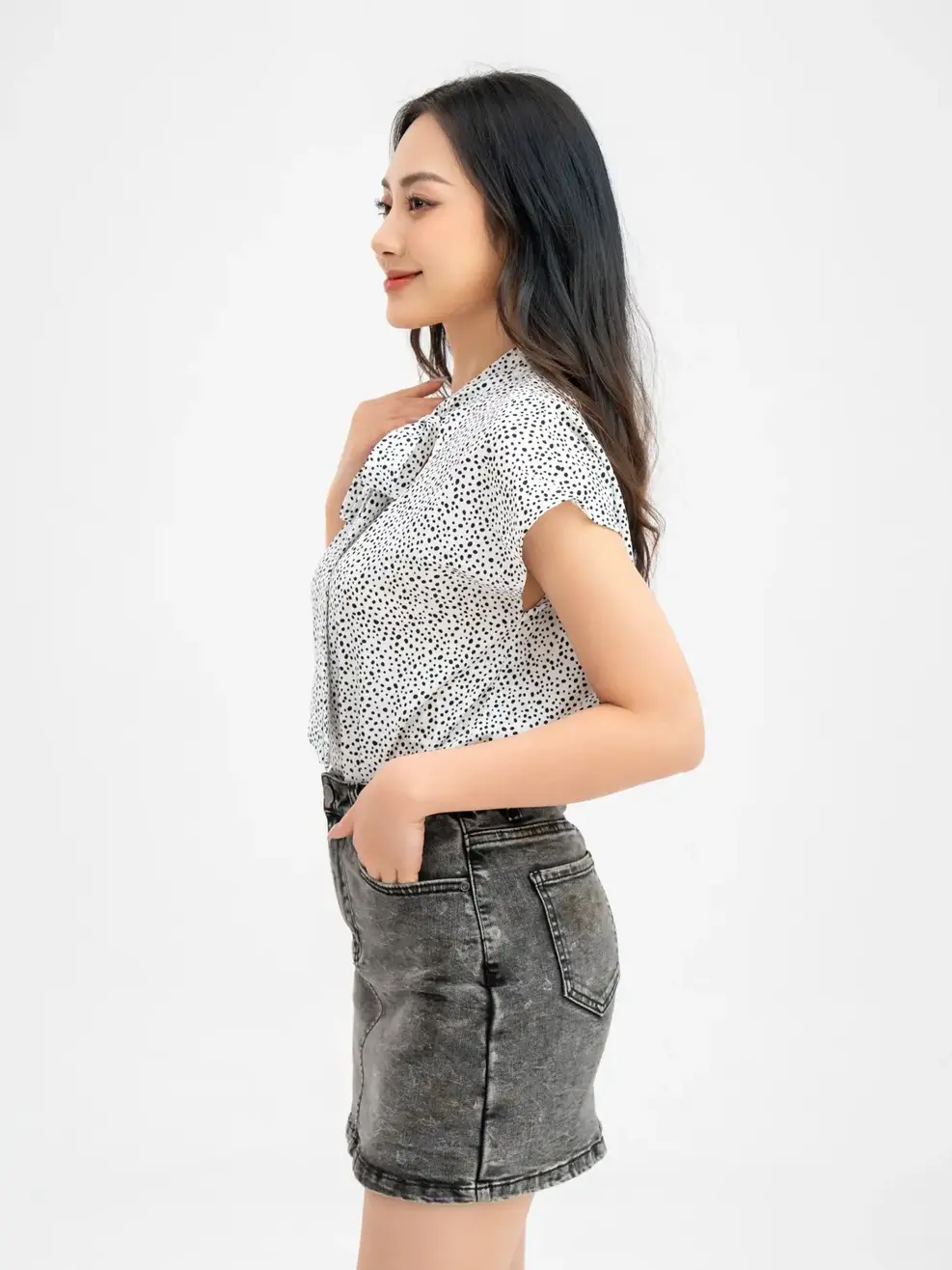 Sơ Mi Cộc Tay Nữ Phối Nơ Lệch - Trắng - S