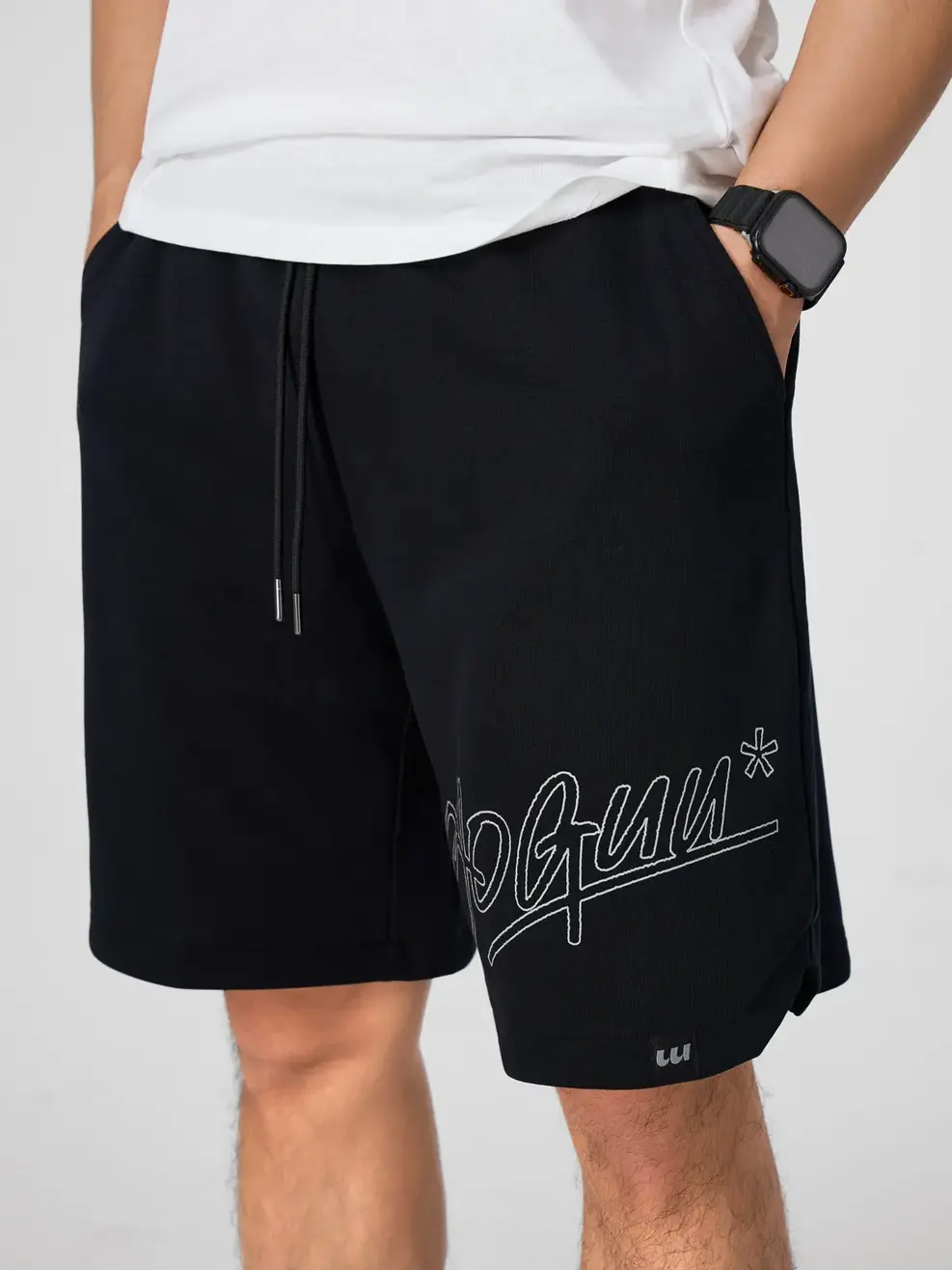 Quần Short Nỉ Graffiti Yoguu  - ĐEN 002 - S