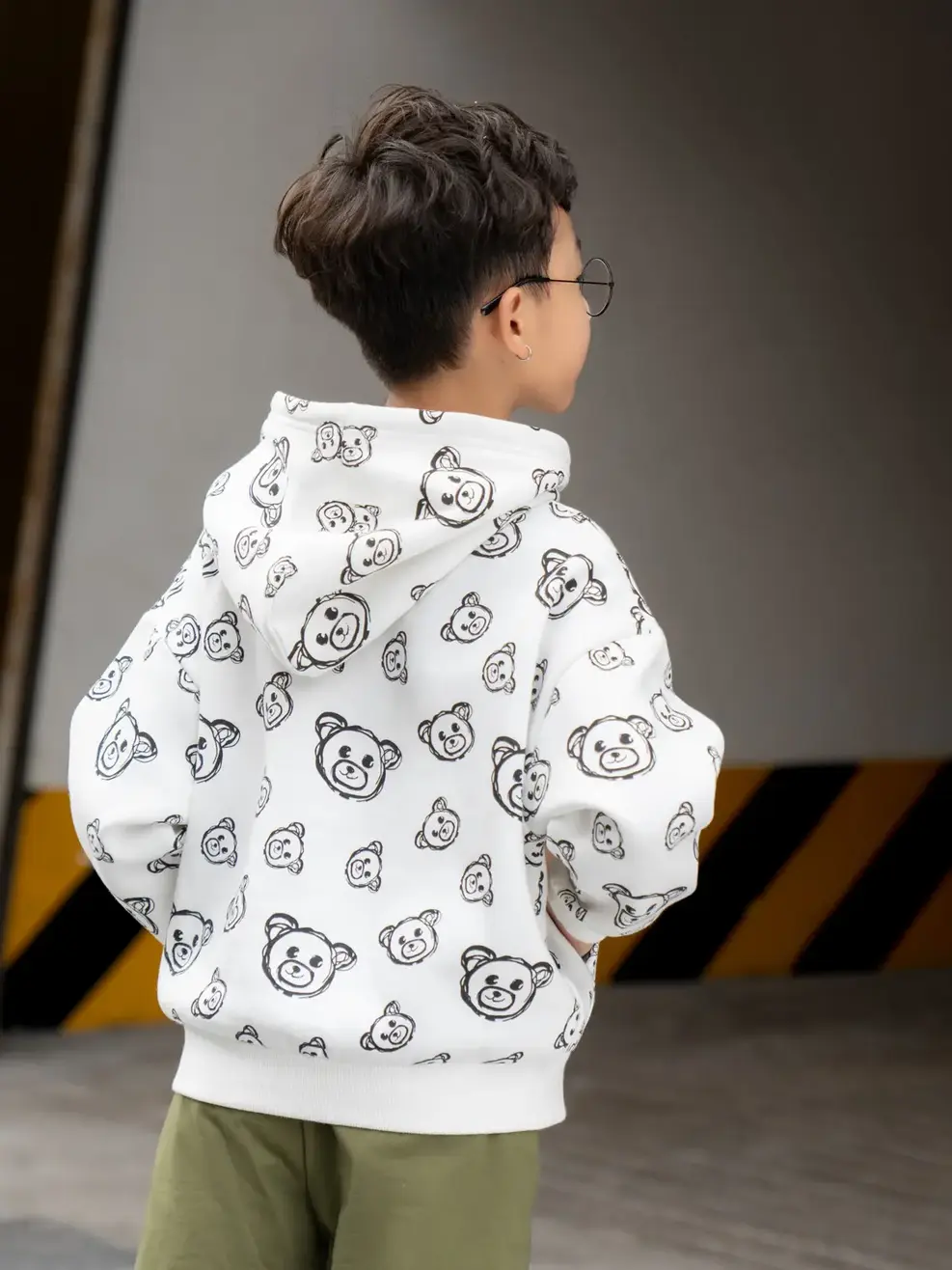 Áo nỉ cào kid in tràn gấu - Trắng - 2