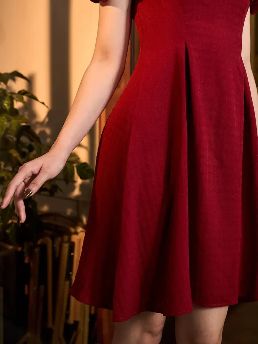 Váy Nữ Cut Out Vai Tay Bồng - Đỏ - S