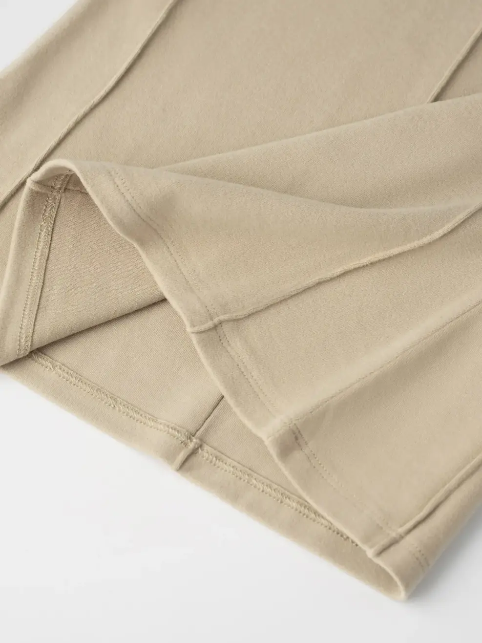 Áo Phông Dài Tay Dáng Ôm Cổ Tròn - Be 123 - S
