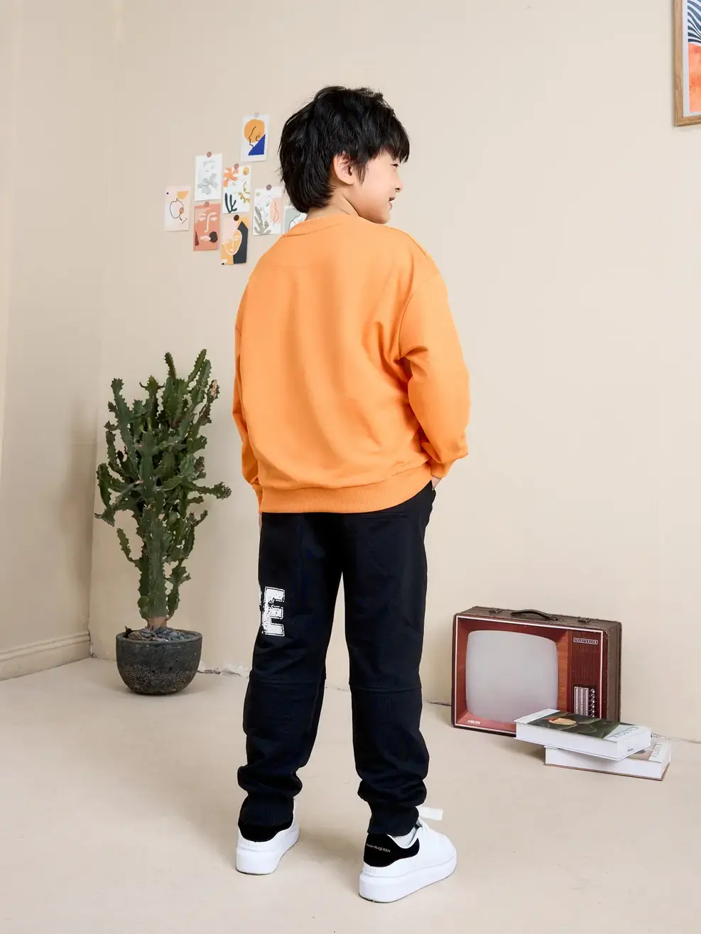 Quần nỉ kid lớn in Space - Đen - 12