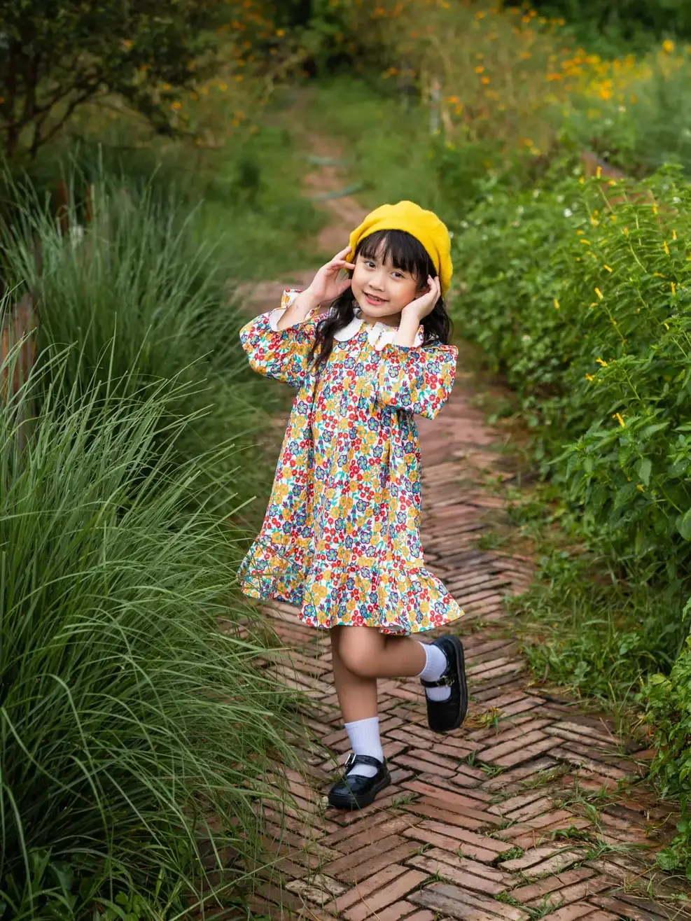 Đầm bé gái cổ bèo - Hoa Vàng