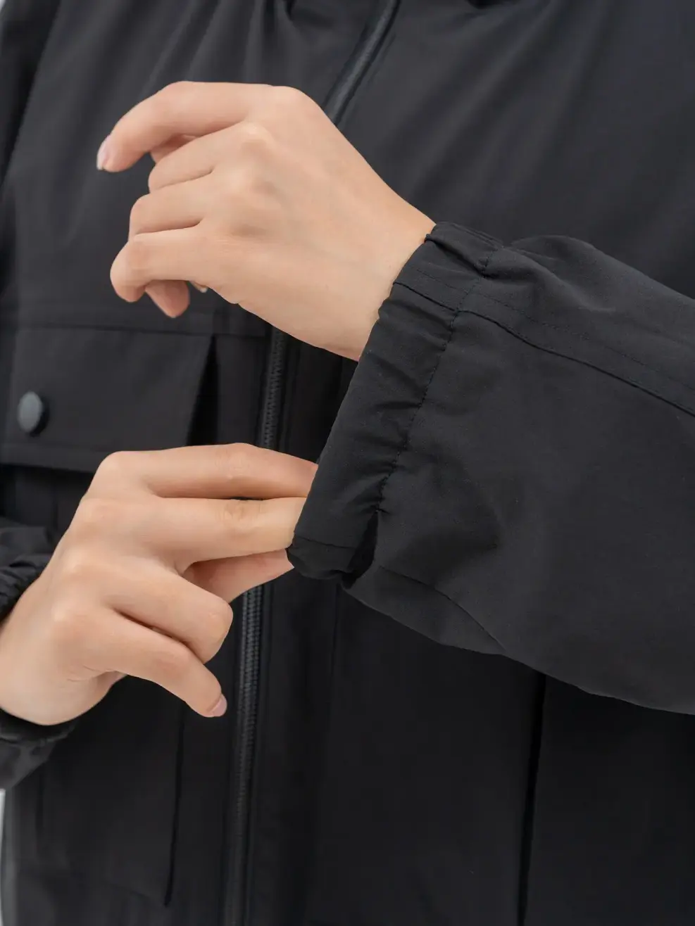 Áo Khoác Thể Thao Nữ Túi Hộp  - Đen - S