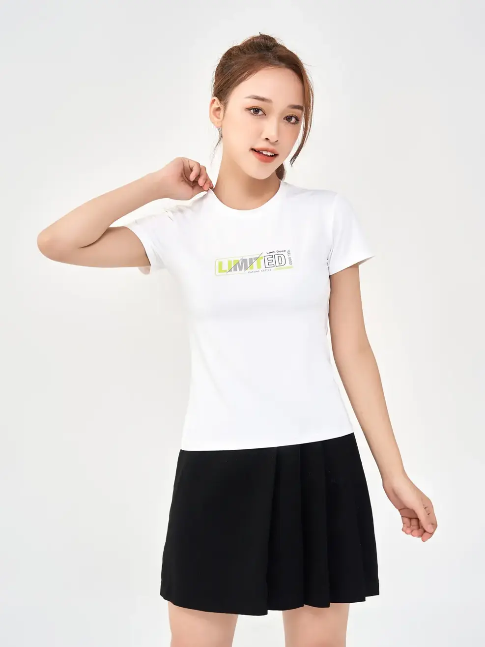 T- Shirt Thể Thao Nữ In Ngực Limited - Trắng - S