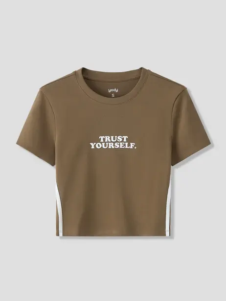 Áo Phông Nữ In Chữ Thoáng Mát