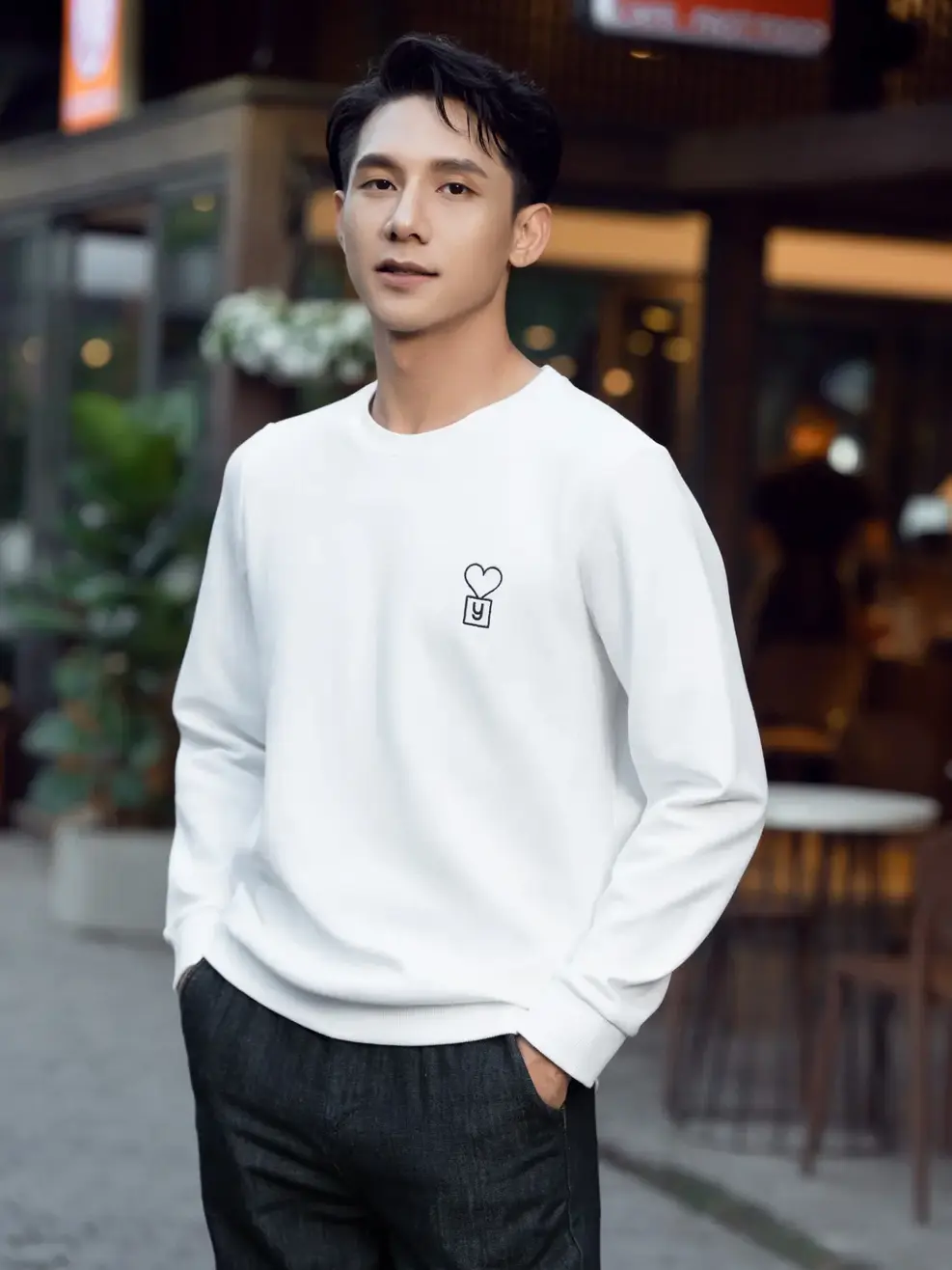 Áo gia đình thêu trái tim - Trắng - 2XL