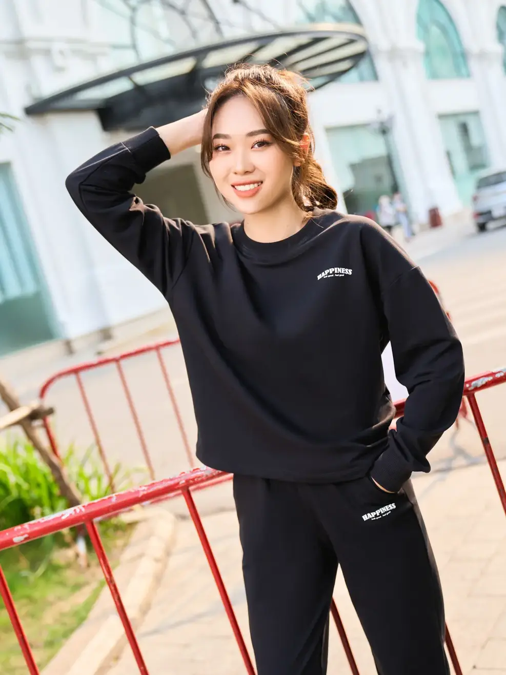 Bộ đông nữ nỉ in chữ HAPPINESS - Đen - S